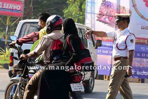  helmetless pillion-riders in Mangaluru 1